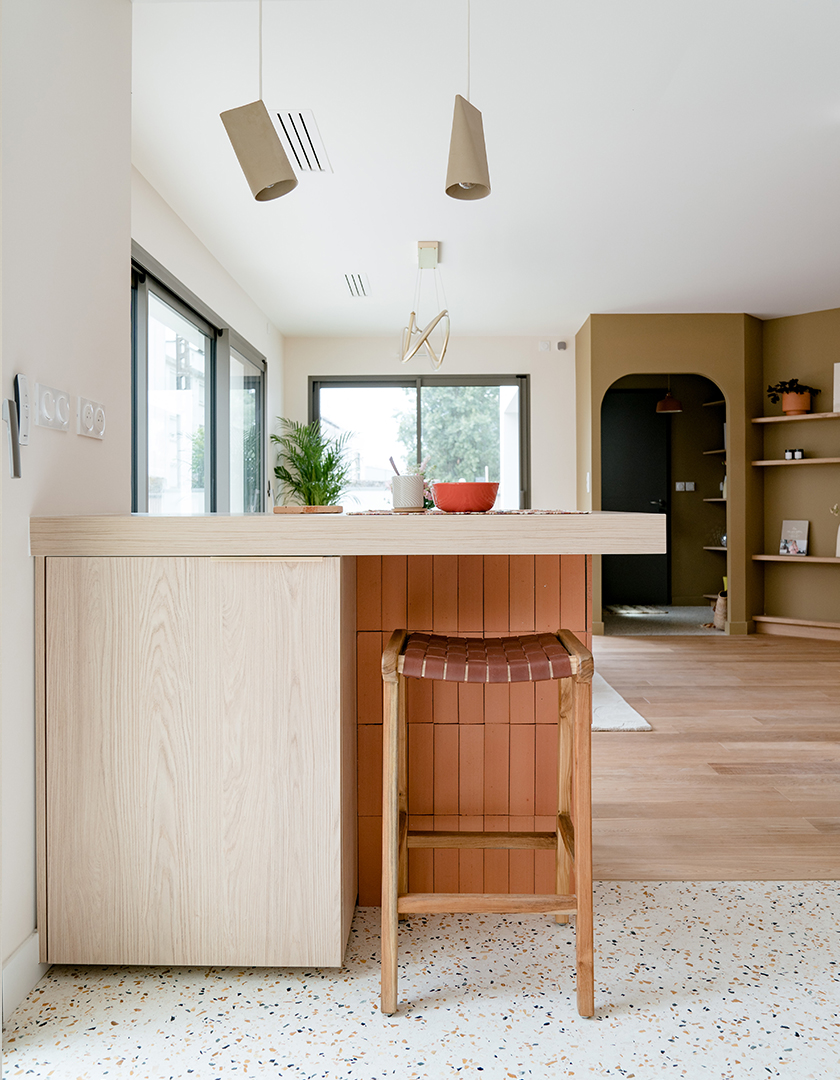 lucie-rouland-architecte-d-interieur-nantes-decoration-cuisine-bois-terrazzo-laiton