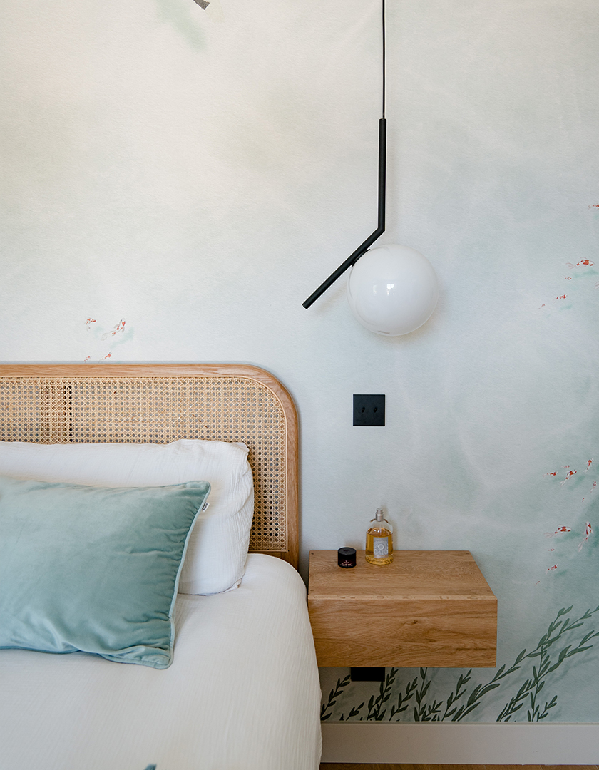 lucie-rouland-architecte-d-interieur-vannes-decoration-chambre-tete-de-lit-flos